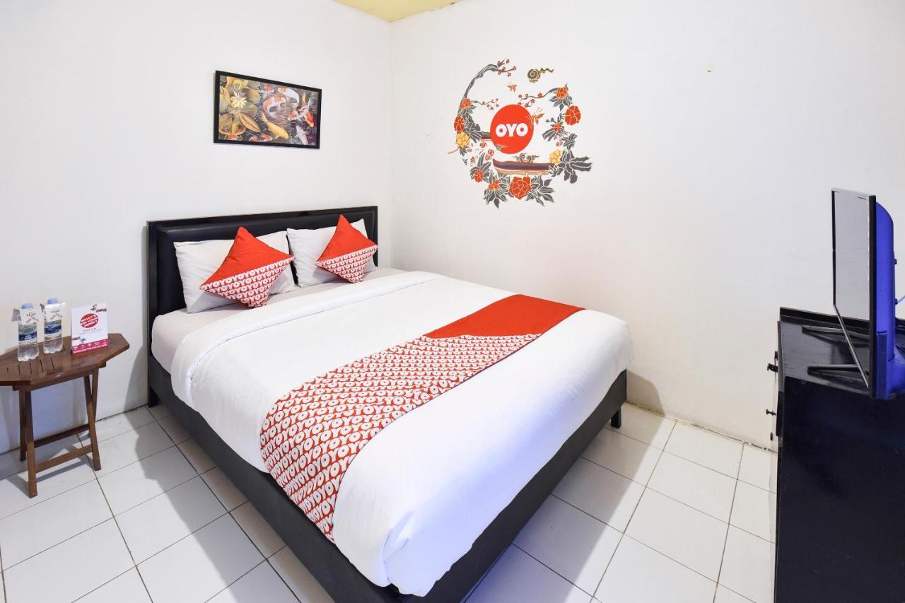 Oyo 348 Hotel Dieng Permai Yogyakarta Exterior photo